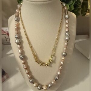 Freshwater Pearl Necklace w/
Connecting Chain